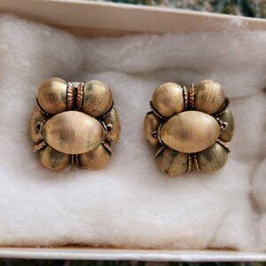 Vintage Gold Bead cluster clip on earrings